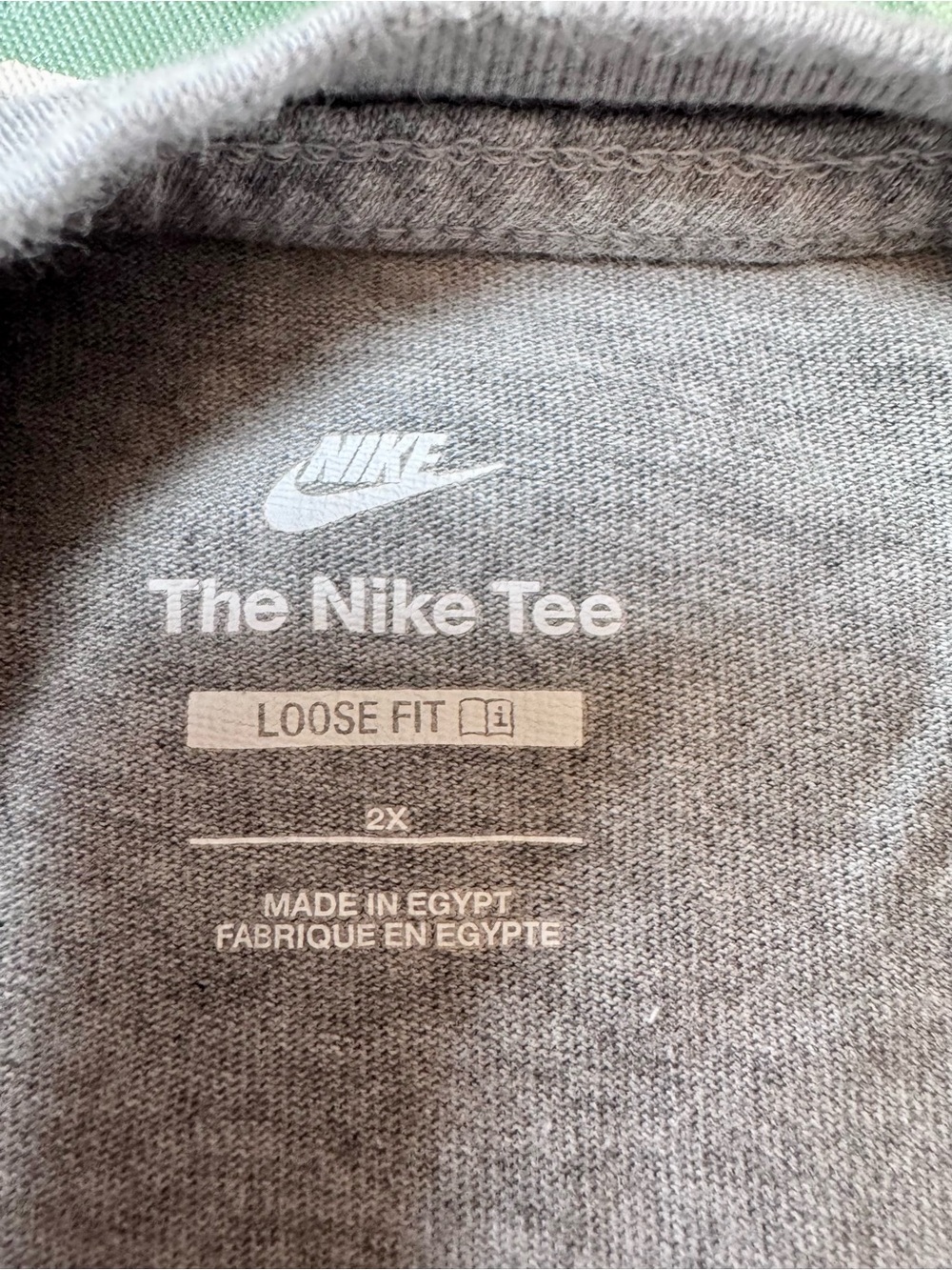 Nike Women’s Light Gray Short Sleeve Crop Top - Picture 5 of 6